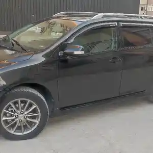 Toyota Fielder, 2011