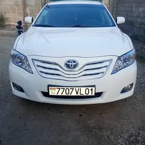 Toyota Camry, 2010