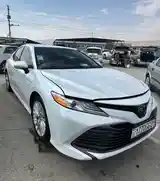 Toyota Camry, 2018-3