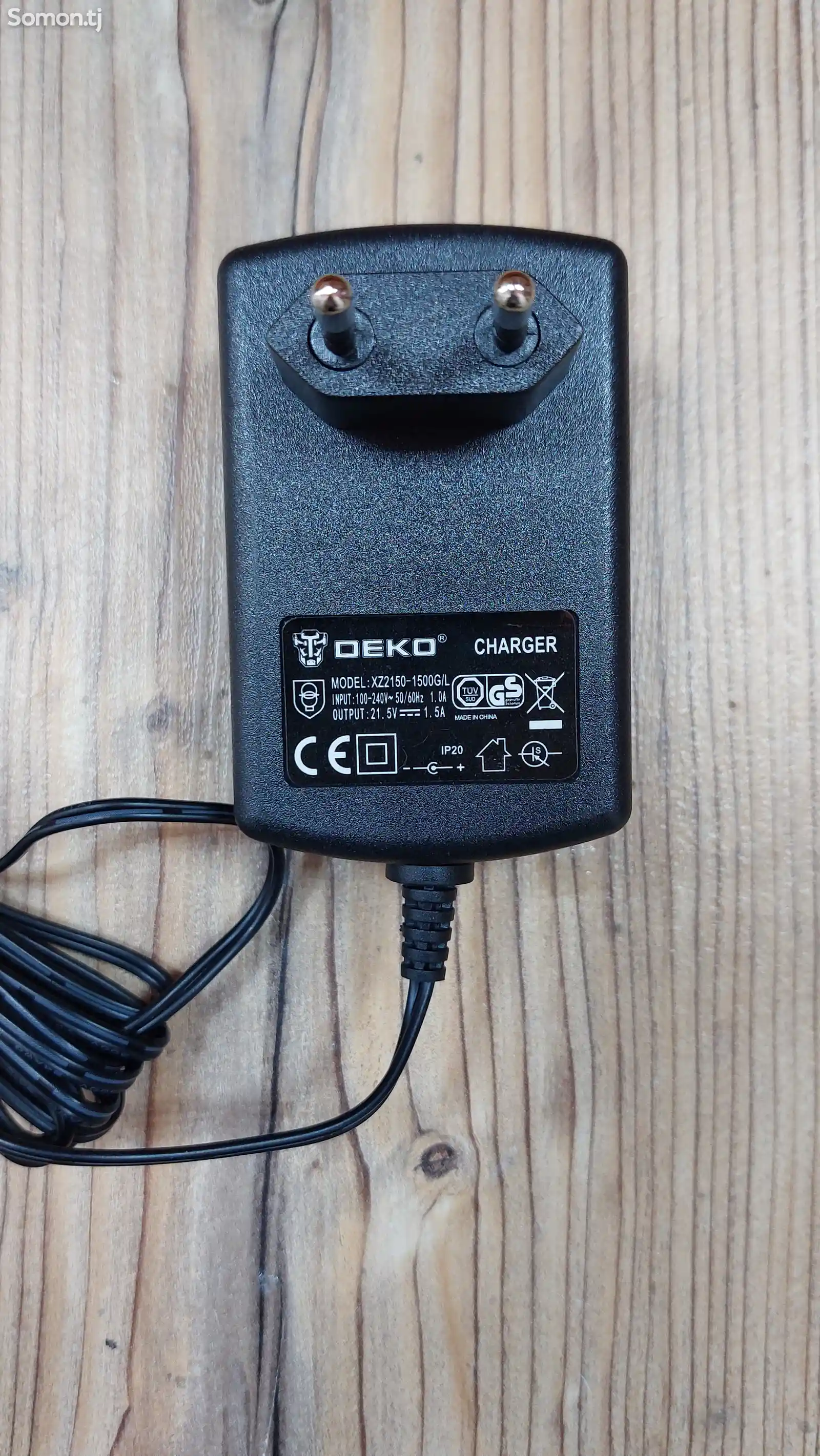 Зарядное устройство 1.5A Deko CBT20XL01-3