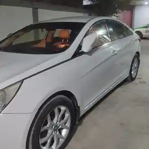 Hyundai Sonata, 2010