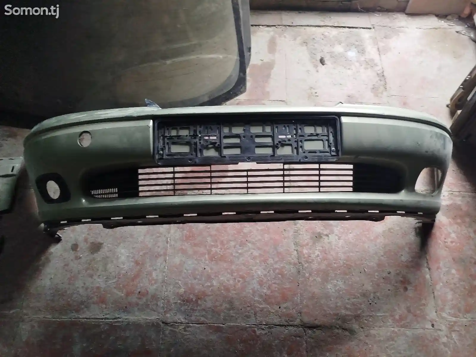 Передний бампер от Opel Vectra B-1