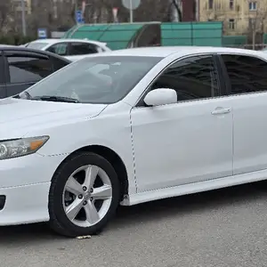 Toyota Camry, 2011