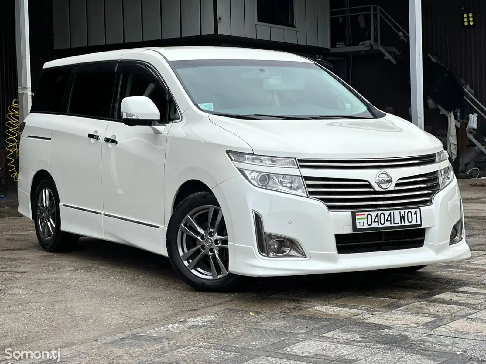 Nissan Elgrand, 2015-1