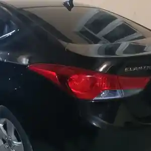 Hyundai Elantra, 2011