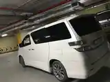 Toyota Vellfire, 2010-4