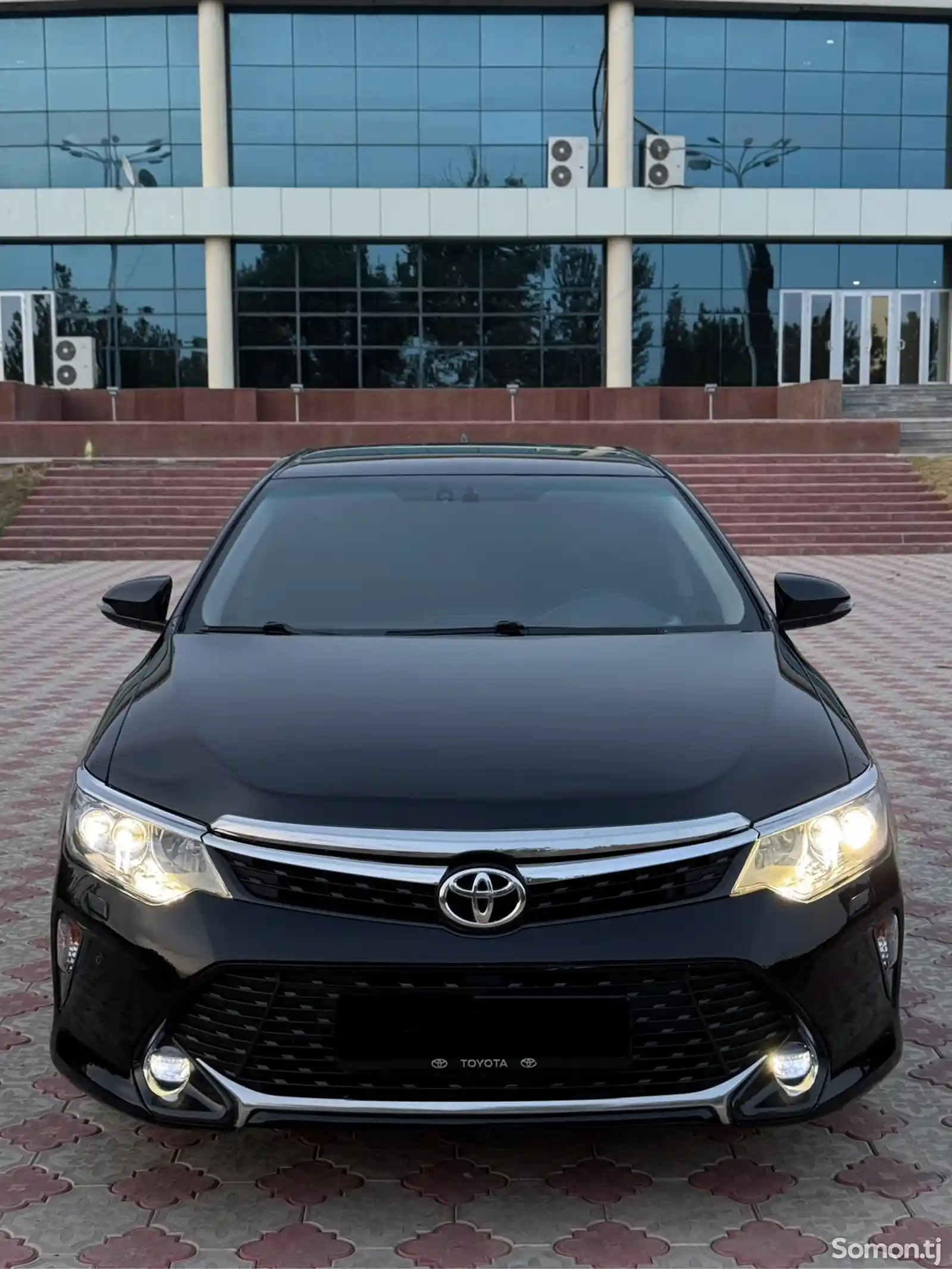 Toyota Camry, 2018-1