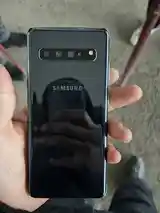 Samsung Galaxy S10+-3