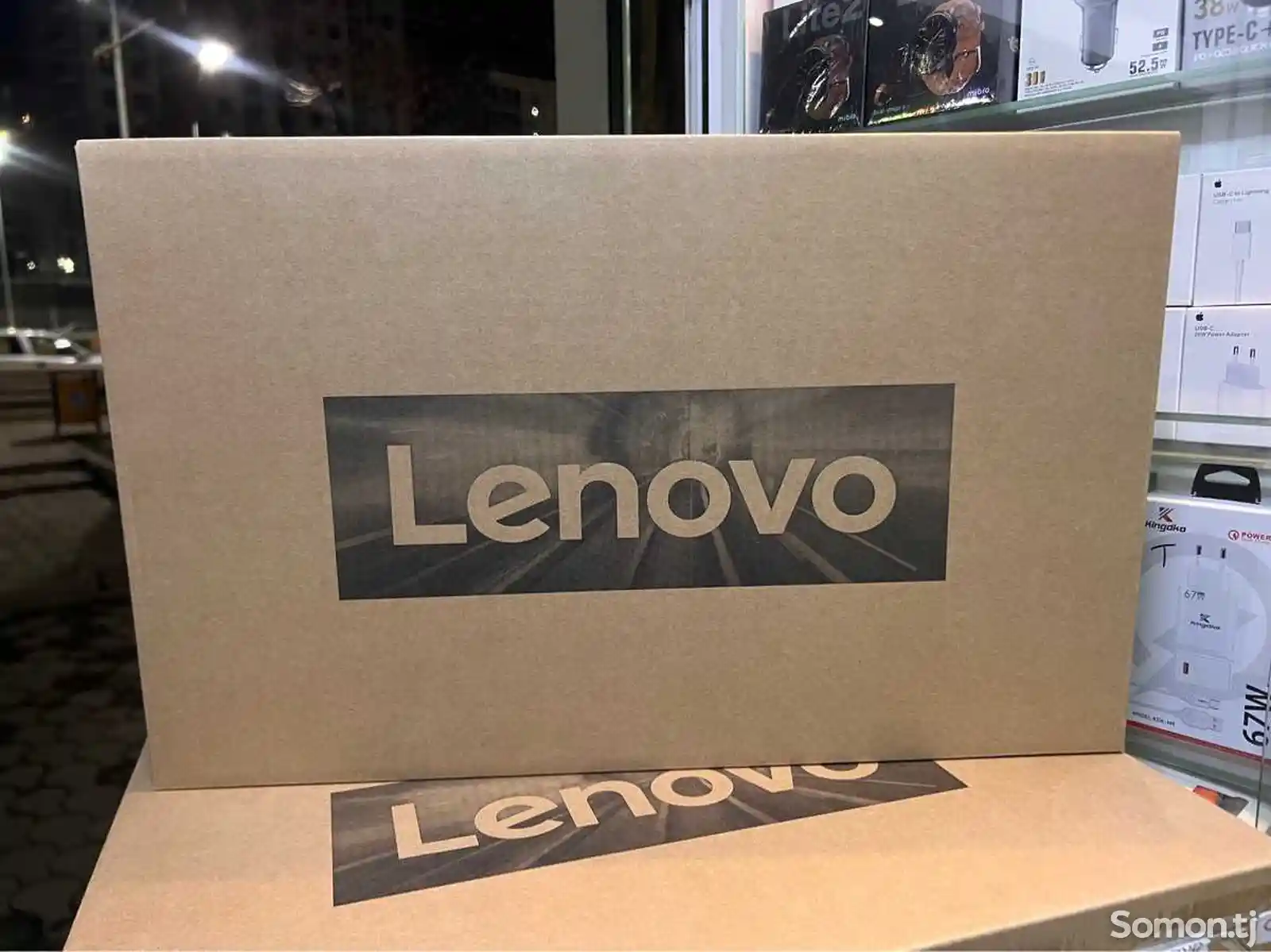 Ноутбук Lenovo - 8GB 256GB SSD-9