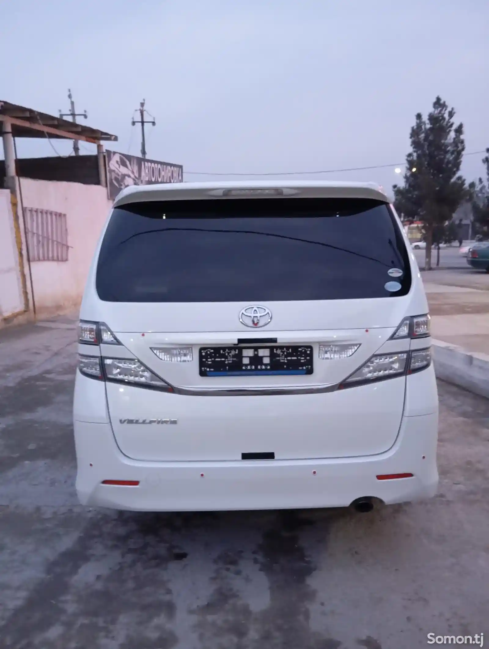 Toyota Vellfire, 2014-4