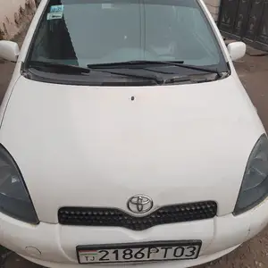 Toyota Vitz, 2002