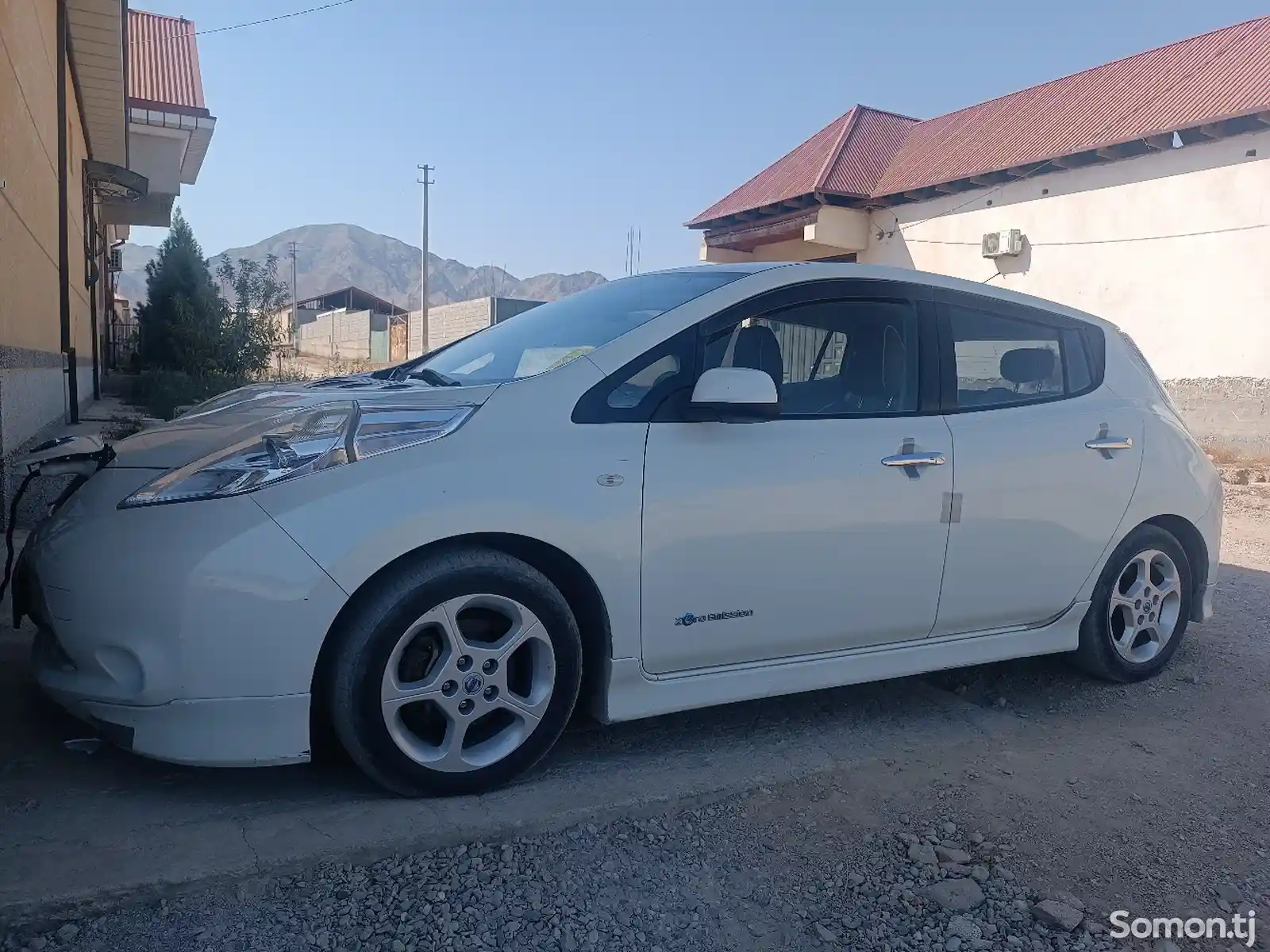 Nissan Leaf, 2011-6