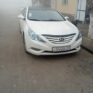 Hyundai Sonata, 2011