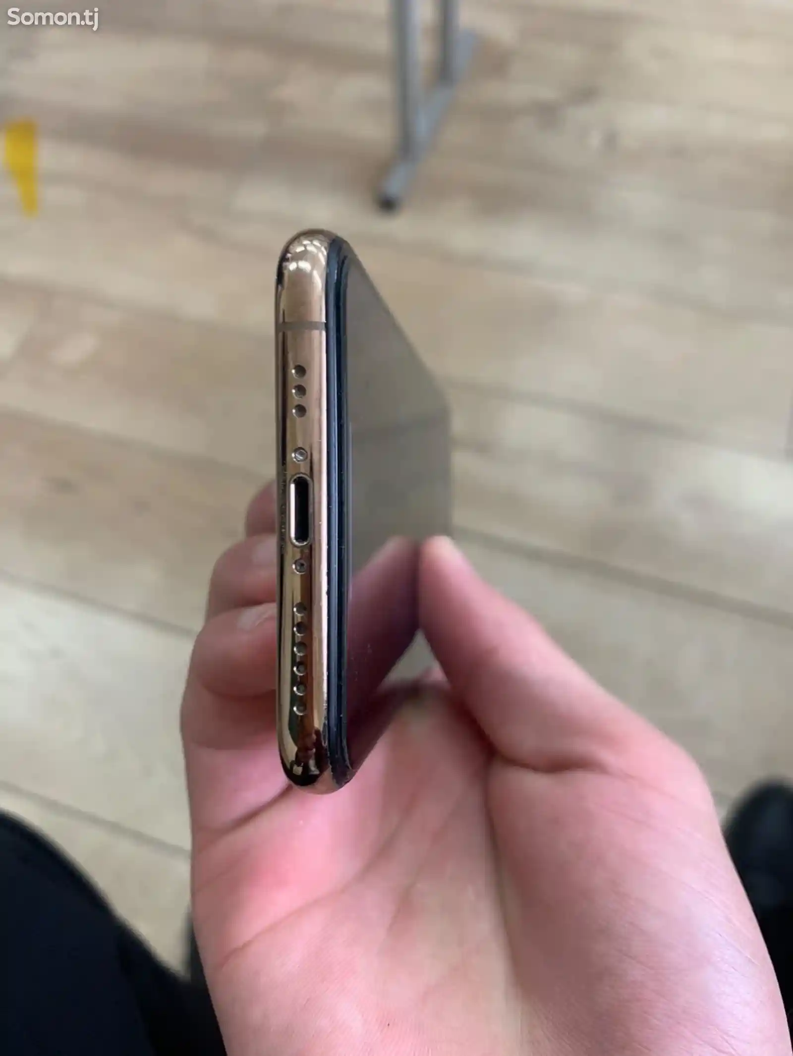 Apple iPhone Xs, 64 gb, Gold-1