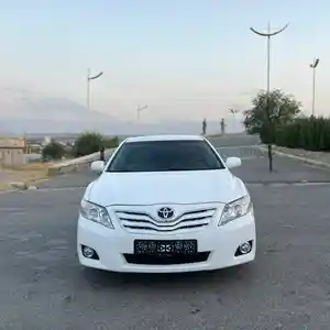 Toyota Camry, 2010