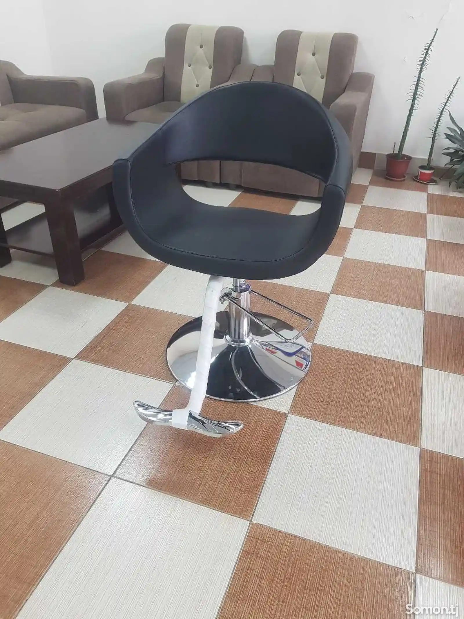 Кресло для парикмахерской-2
