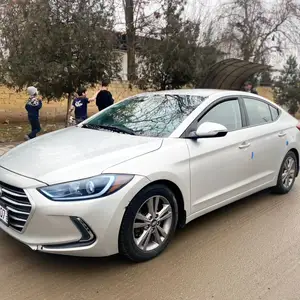 Hyundai Elantra, 2017