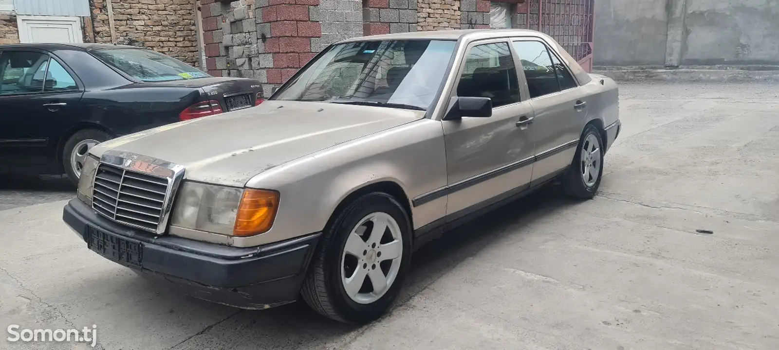 Mercedes-Benz W124, 1990-1