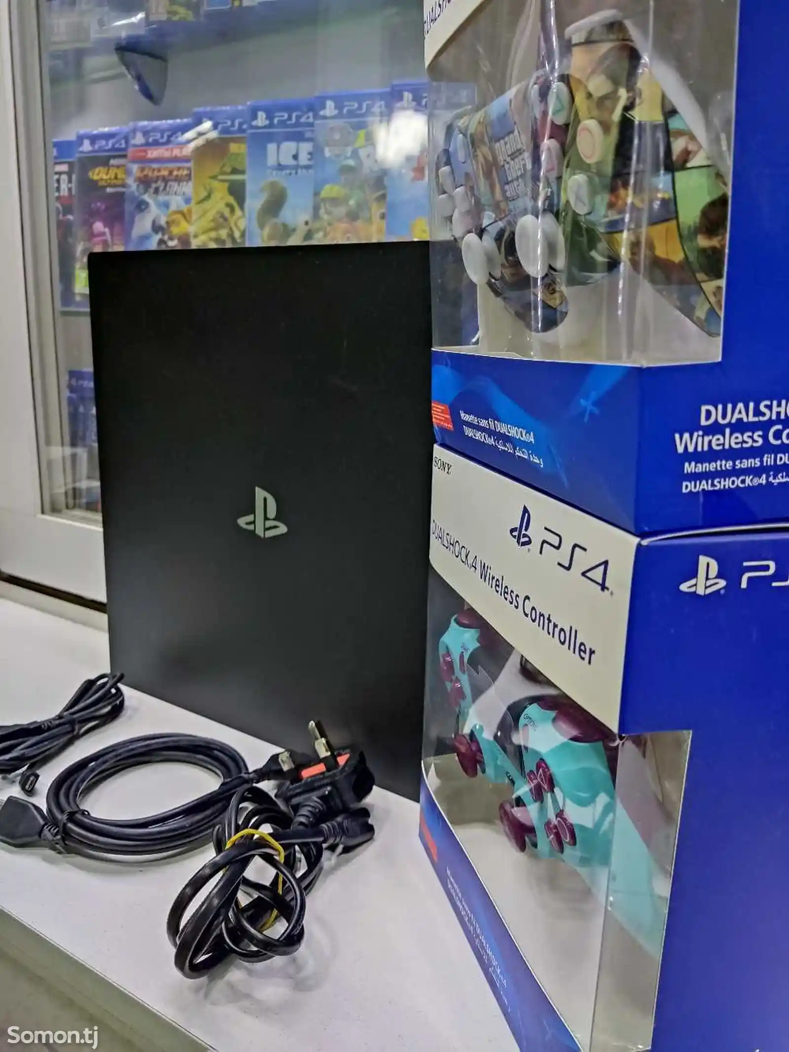 Игровая приставка Sony PlayStation 4 Pro 4K HDR 1TB PS-Plus-3