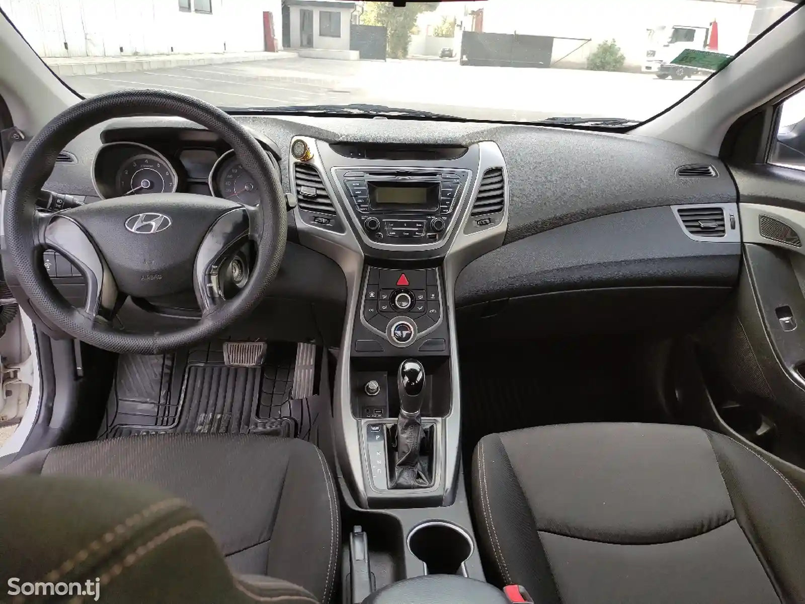 Hyundai Elantra, 2015-8