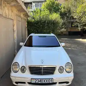 Mercedes-Benz E class, 2001