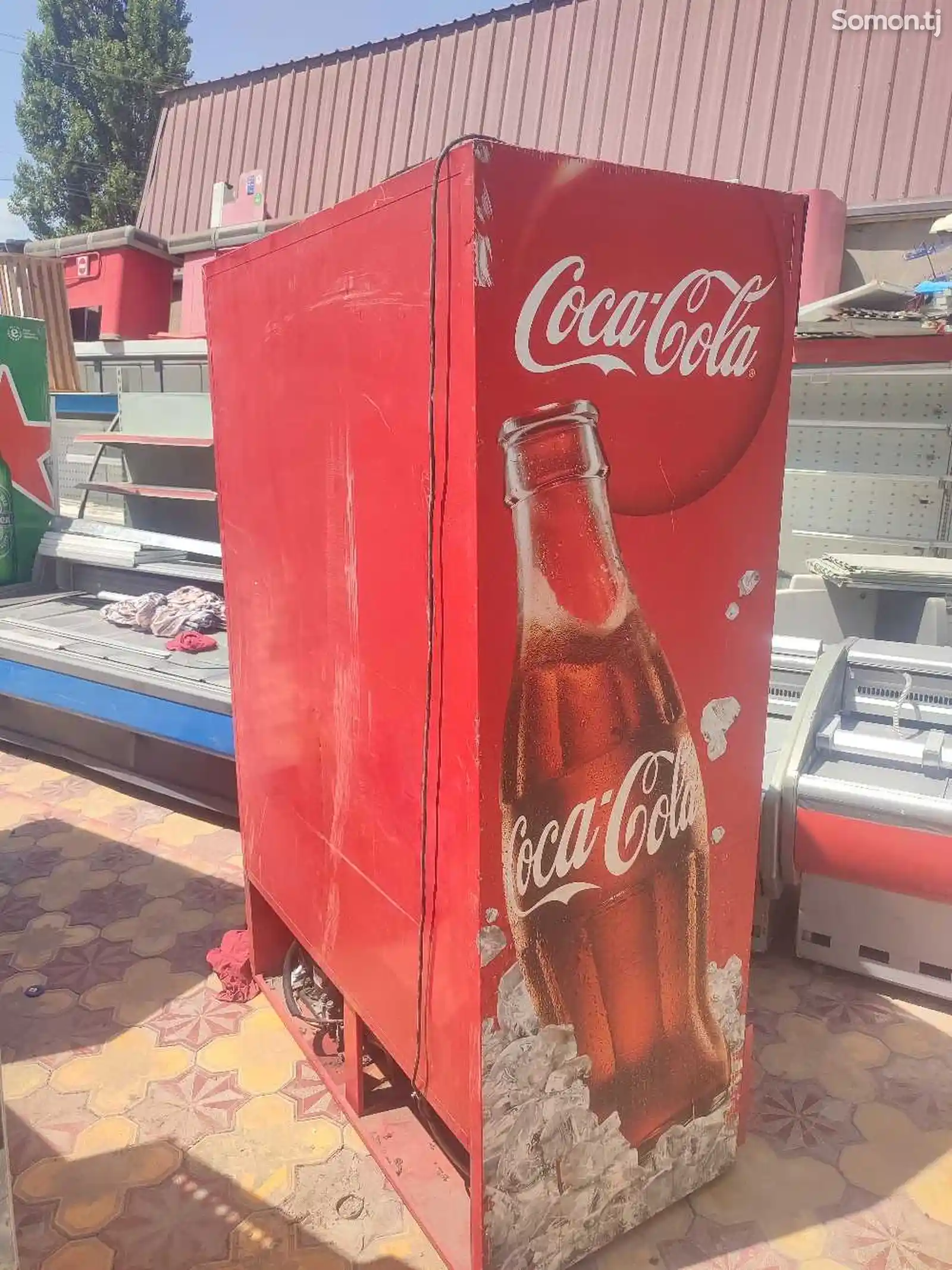 Холодильный шкаф Coca-Cola-4