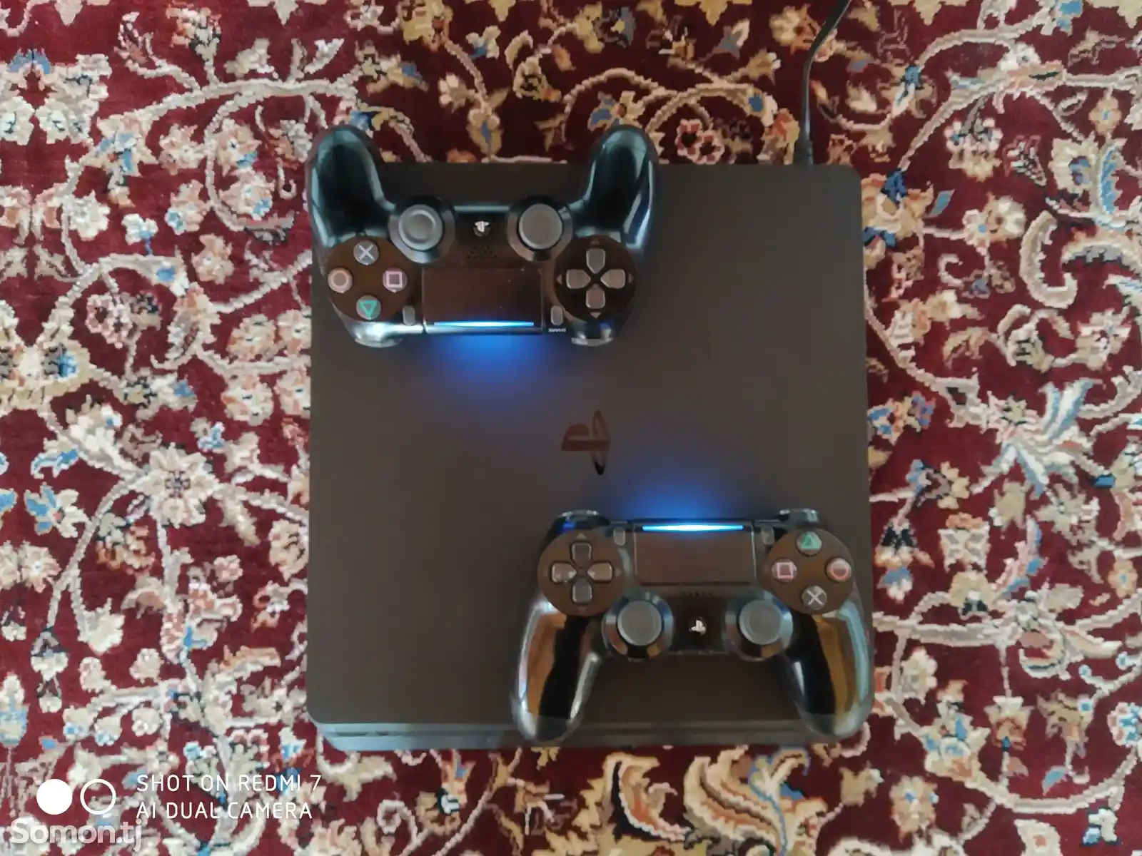 Игровая приставка Sony PlayStation 4 slim-1