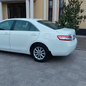 Toyota Camry, 2011