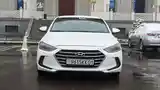 Hyundai Elantra, 2017-10