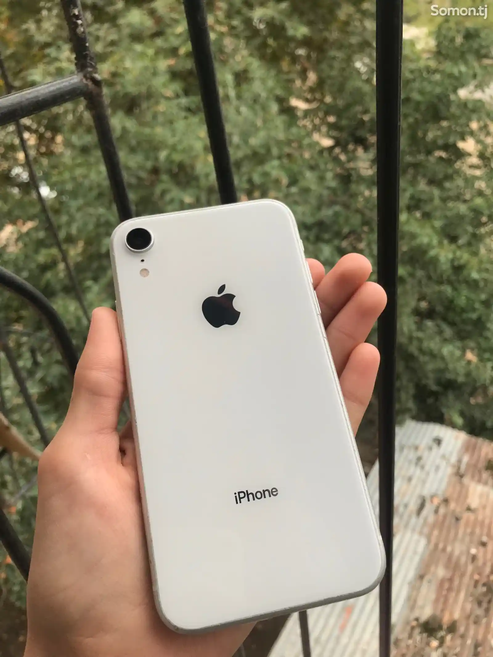 Apple iPhone Xr, 256 gb, White на запчасти-1