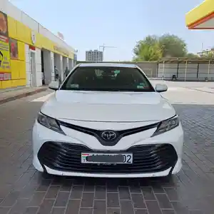 Toyota Camry, 2018