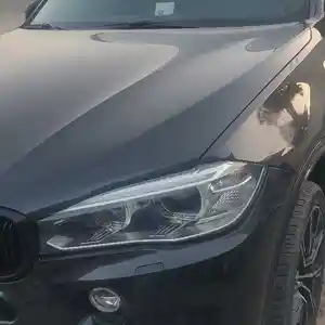 Лобовое стекло на BMW X5 2015