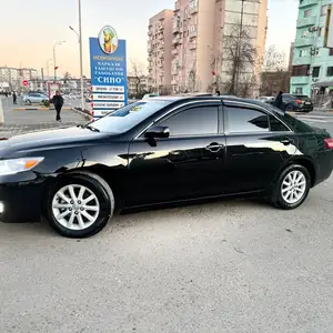 Toyota Camry, 2011