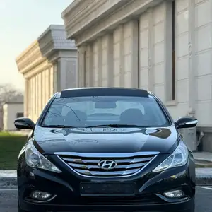 Hyundai Sonata, 2011