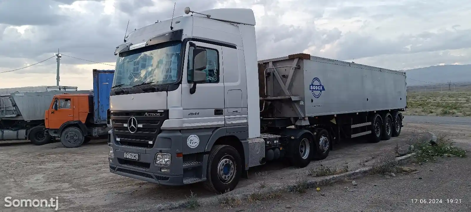 Самосвал Mercedes-Benz Actros 2544, 2008-2