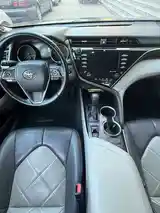 Toyota Camry, 2018-9