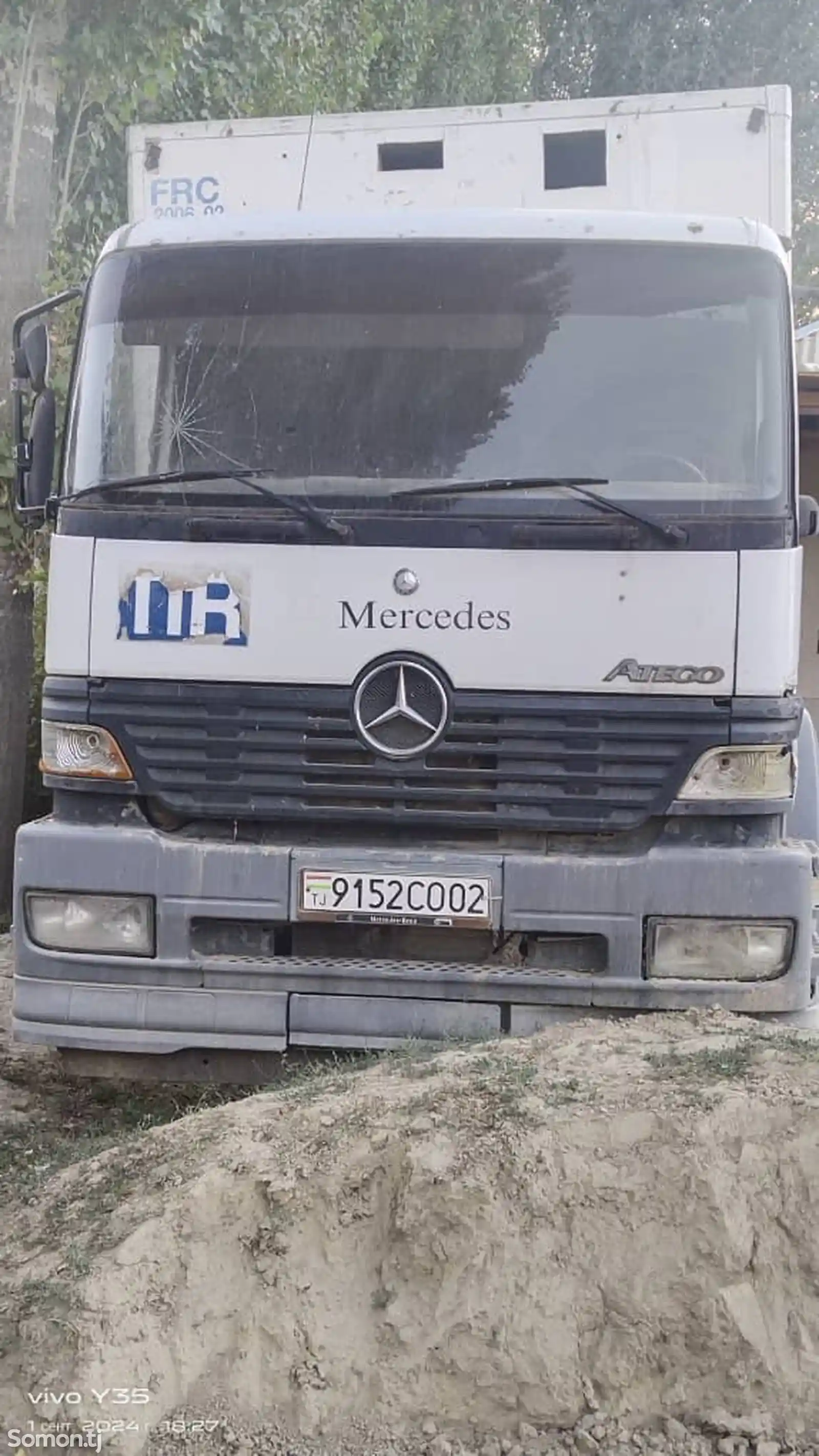 Контейнеровоз Mercedes Benz Atego 2528-1