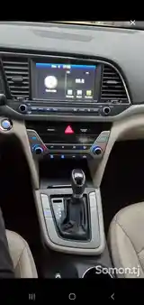 Hyundai Elantra, 2017-2