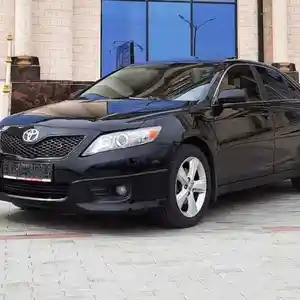 Лобовое стекло от Toyota Camry 2