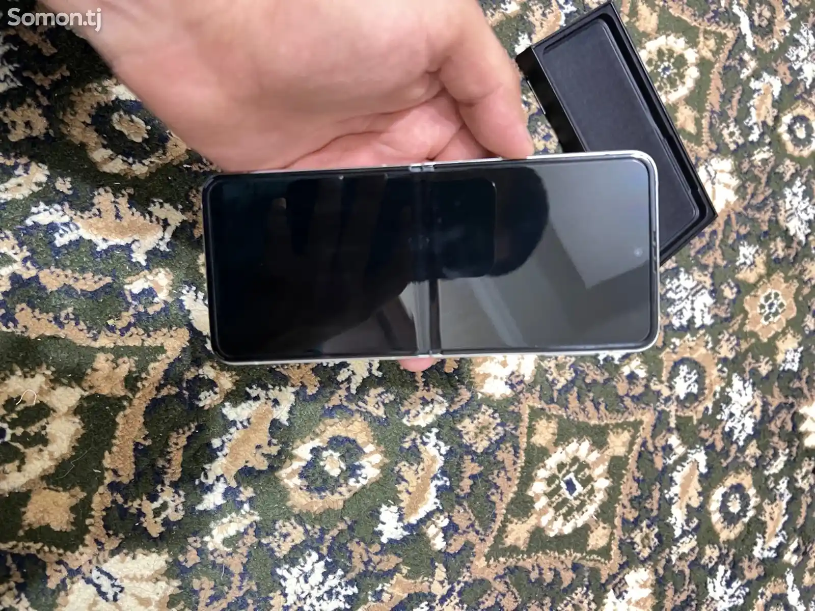 Samsung Galaxy Z Flip 3-4