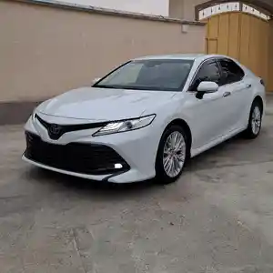 Toyota Camry, 2018