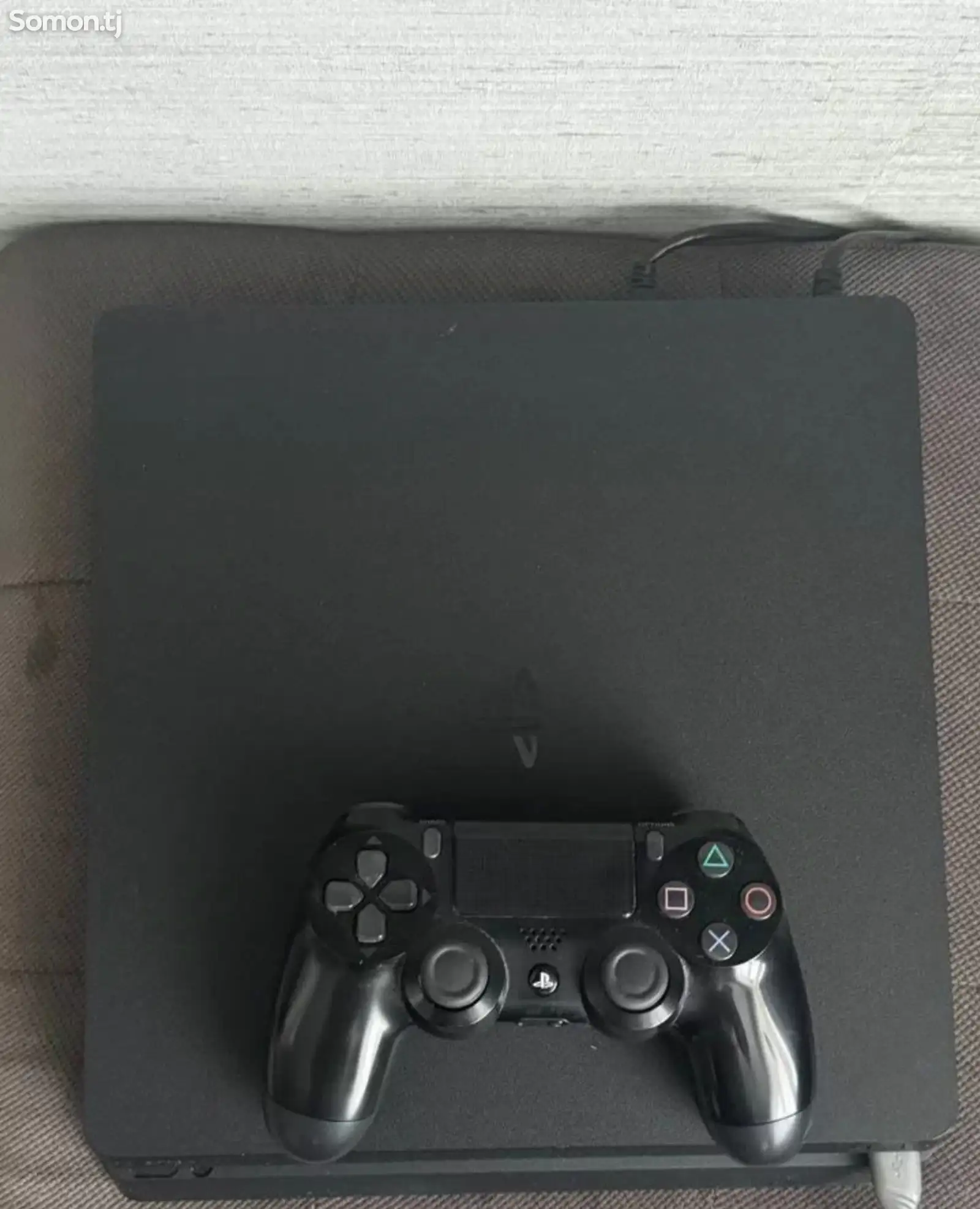 Игровая приставка Sony Playstation 4 slim 4.04-1