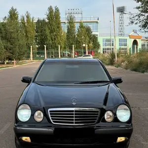 Mercedes-Benz E class, 2001