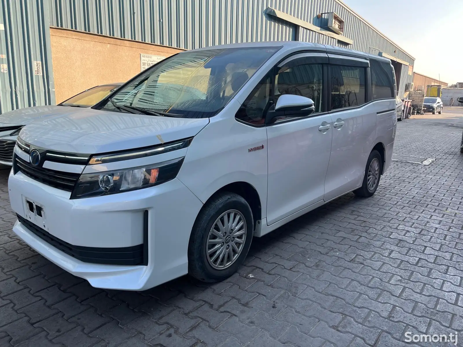 Toyota Voxy, 2014-1