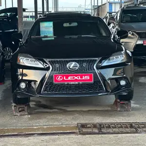 Lexus IS series, 2010