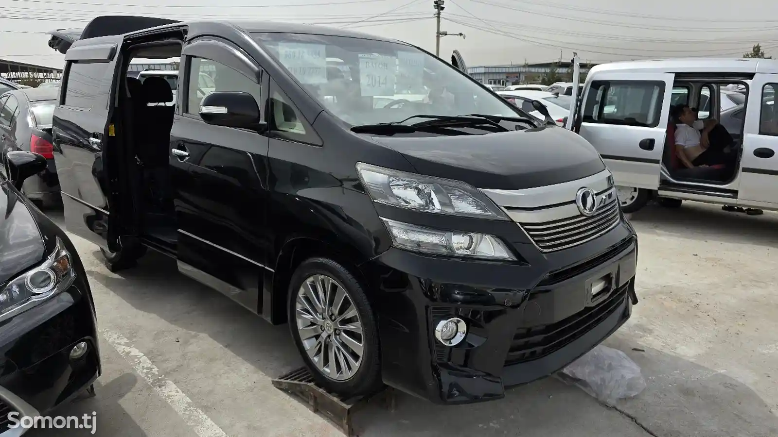 Toyota Vellfire, 2014-3