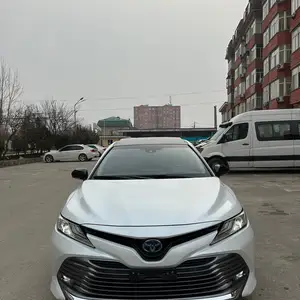 Toyota Camry, 2018