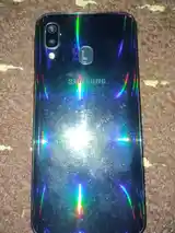 Samsung Galaxy a40-2