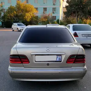 Mercedes-Benz E class, 2001