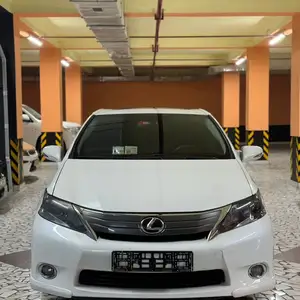 Lexus HS series, 2011